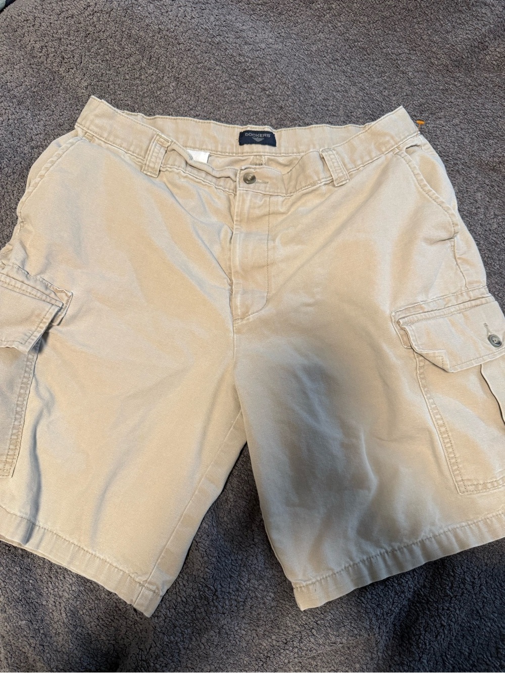 Dockers Men's Classic Khaki Cargo Shorts khaki size 36!
